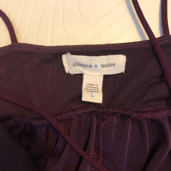 Silence + Noise UO Crushed Velvet Romper - Picture 3 of 4